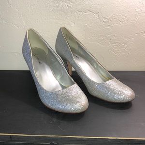 Silver Glitter Round Toe Pumps